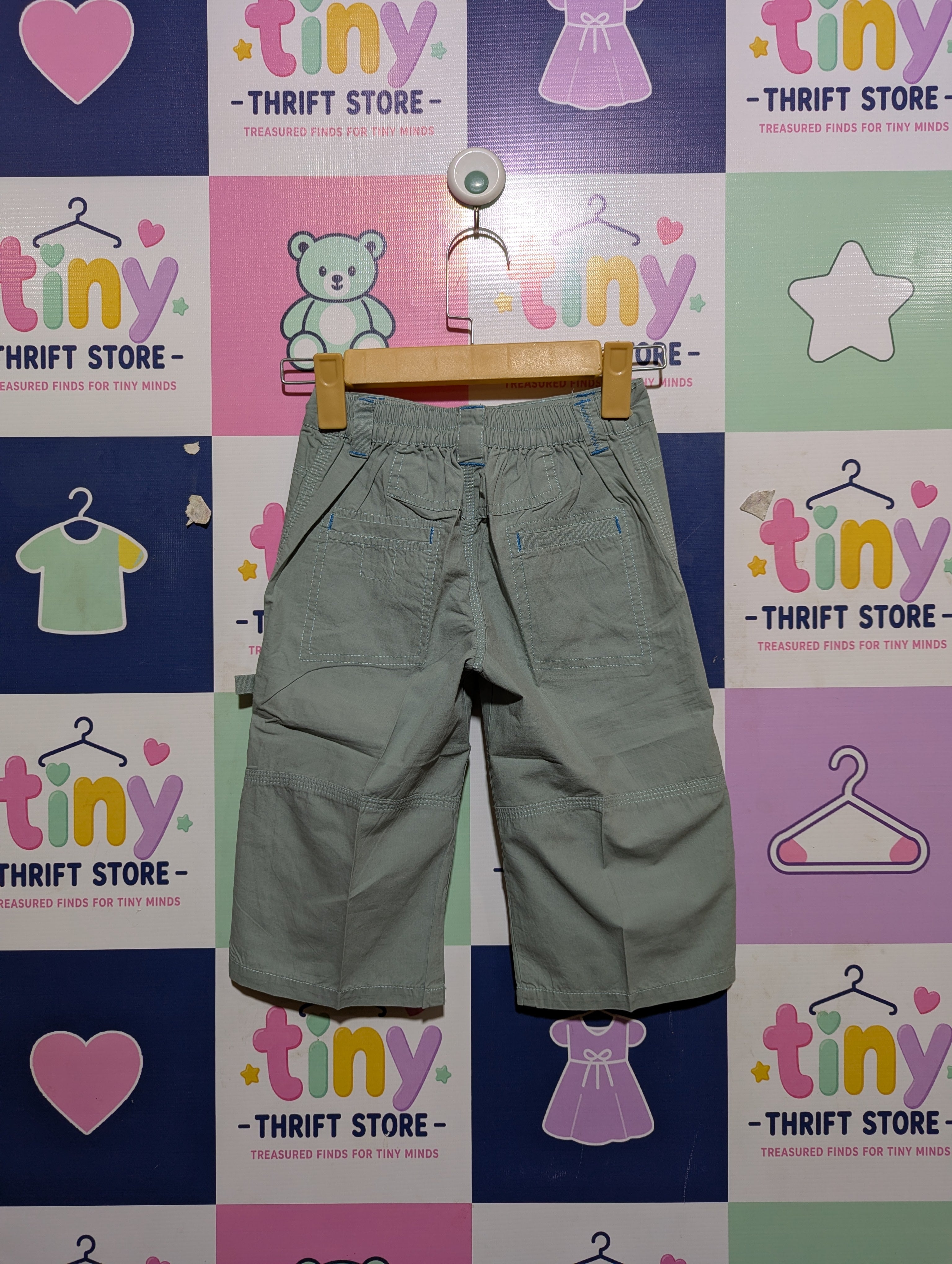 Boys Sage Green "Utility" Cargo Shorts - Size 110 (Estimated Age 5 Years) AB2