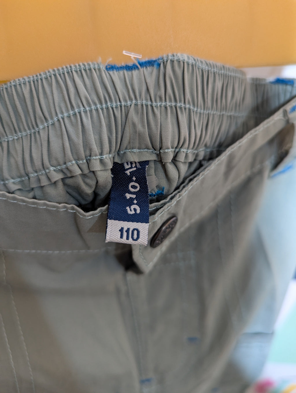 Boys Sage Green "Utility" Cargo Shorts - Size 110 (Estimated Age 5 Years) AB2