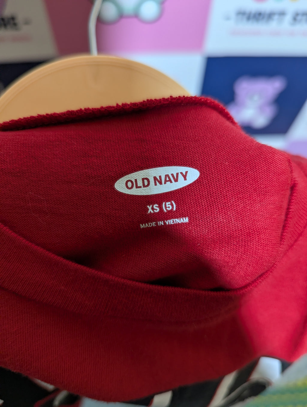 Old Navy Boys Red "Feelin' Jawly" Christmas Shark Graphic Tee - Size XS (Estimated Age 5 Years) AB2