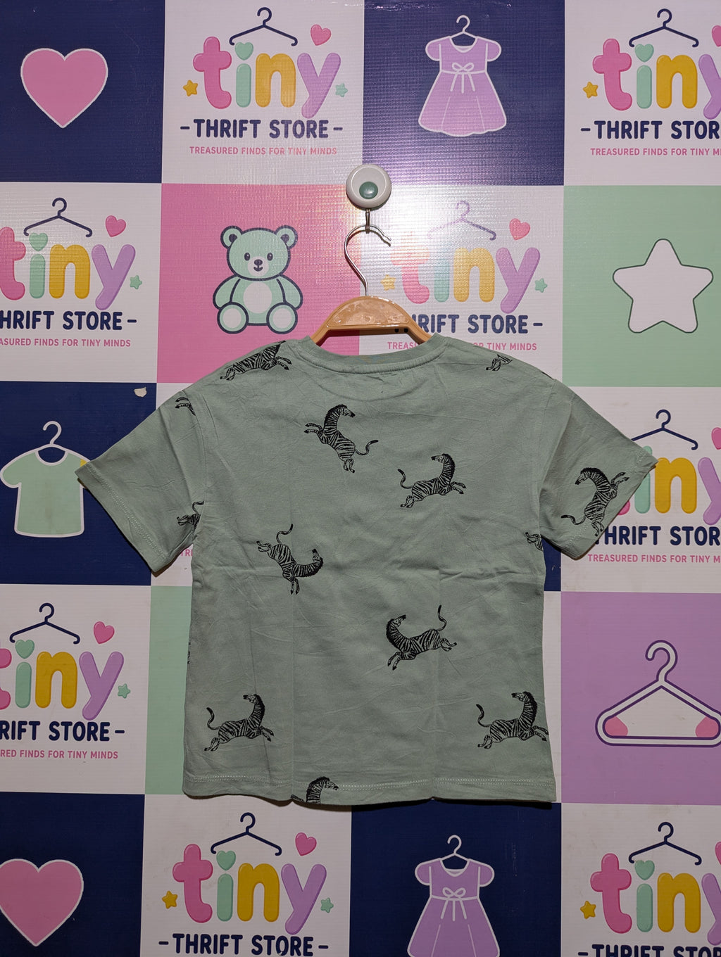 Kiabi Boys Sage Green "Wild Zebra" Print Tee - Size 114-119 CM (Estimated Age 6 Years) AB2