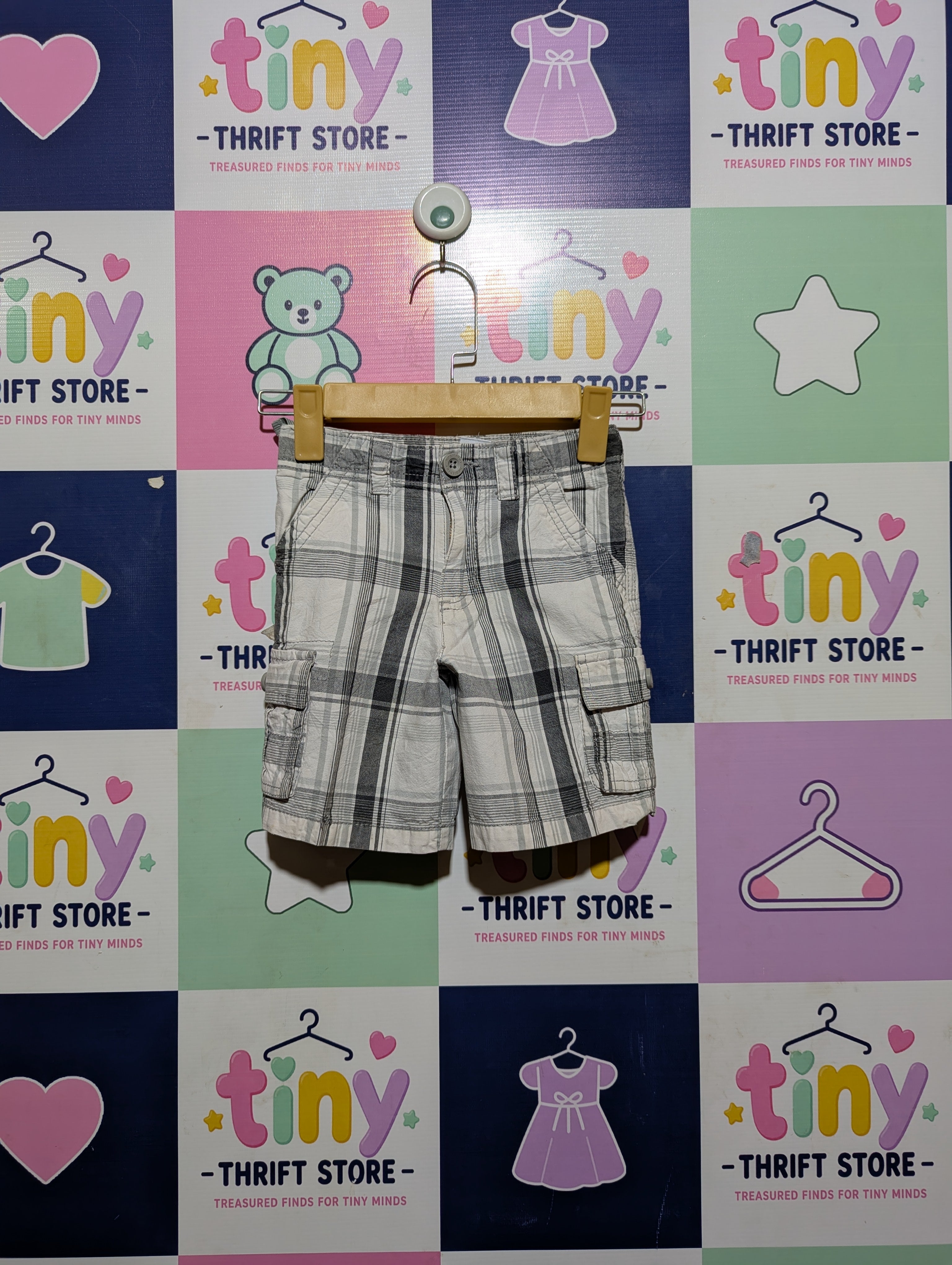 Healthtex Boys White & Grey Plaid Utility Cargo Shorts - Size 3T Estimated Age 3 Years AB2
