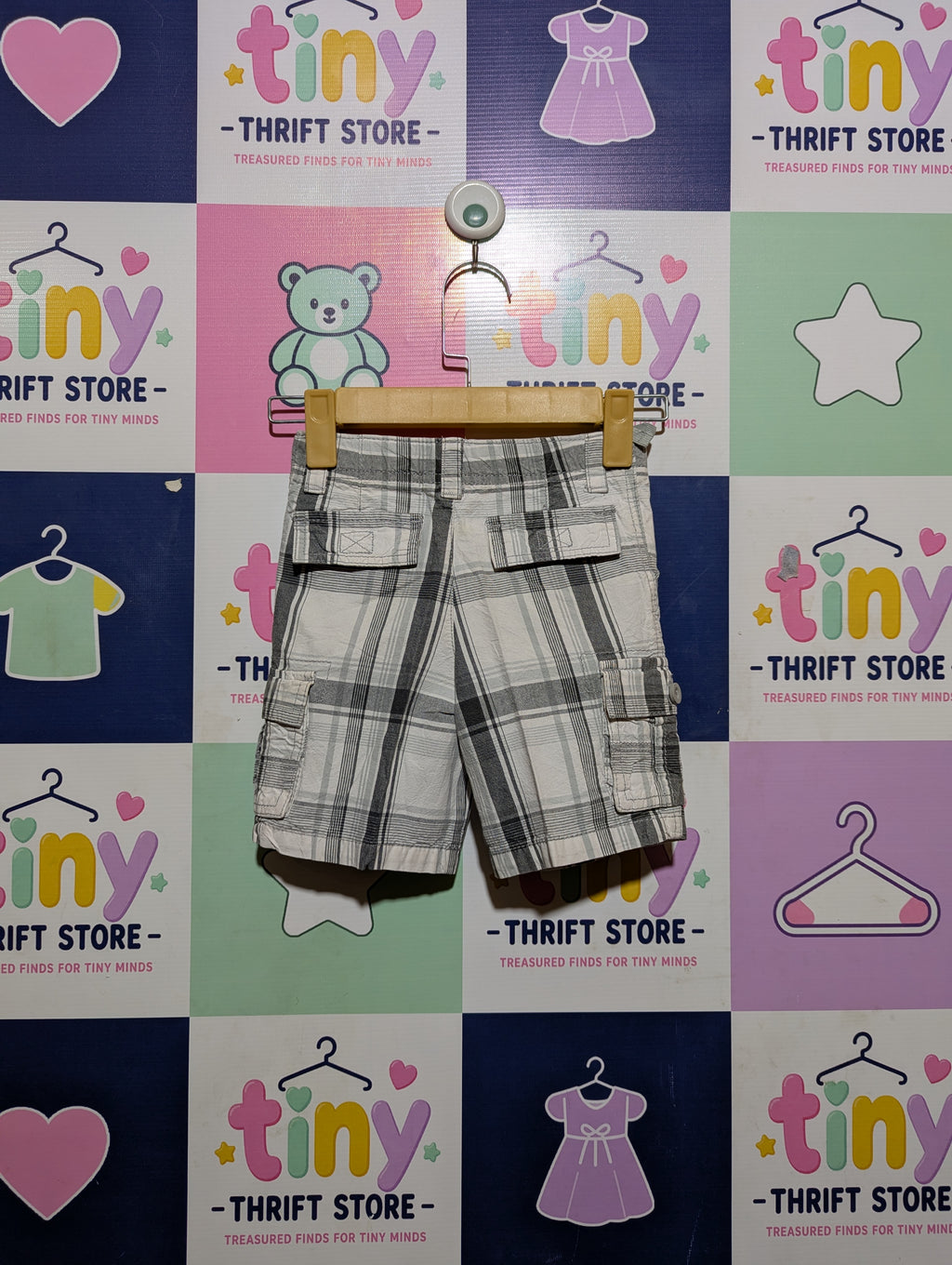 Healthtex Boys White & Grey Plaid Utility Cargo Shorts - Size 3T Estimated Age 3 Years AB2