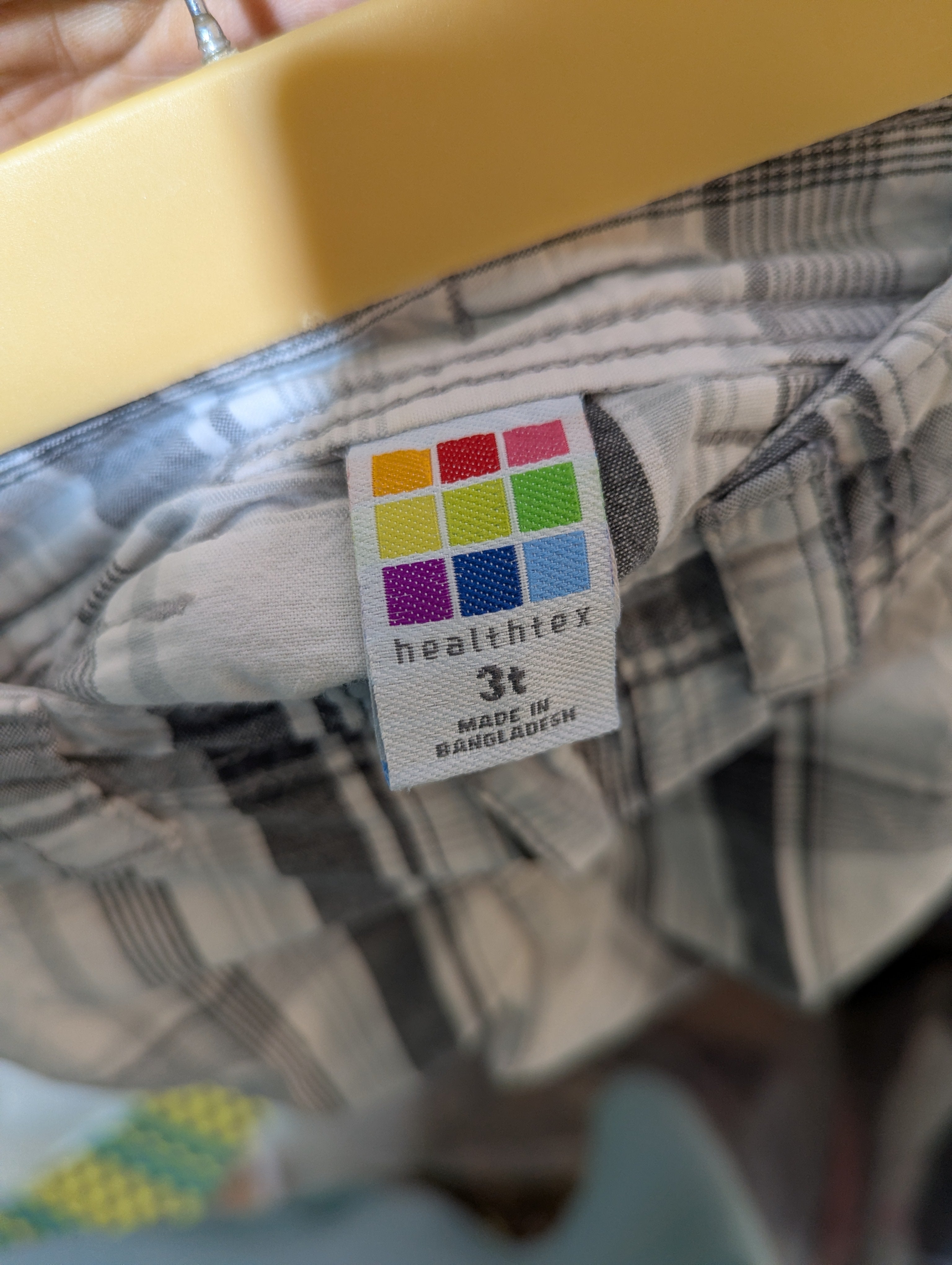 Healthtex Boys White & Grey Plaid Utility Cargo Shorts - Size 3T Estimated Age 3 Years AB2