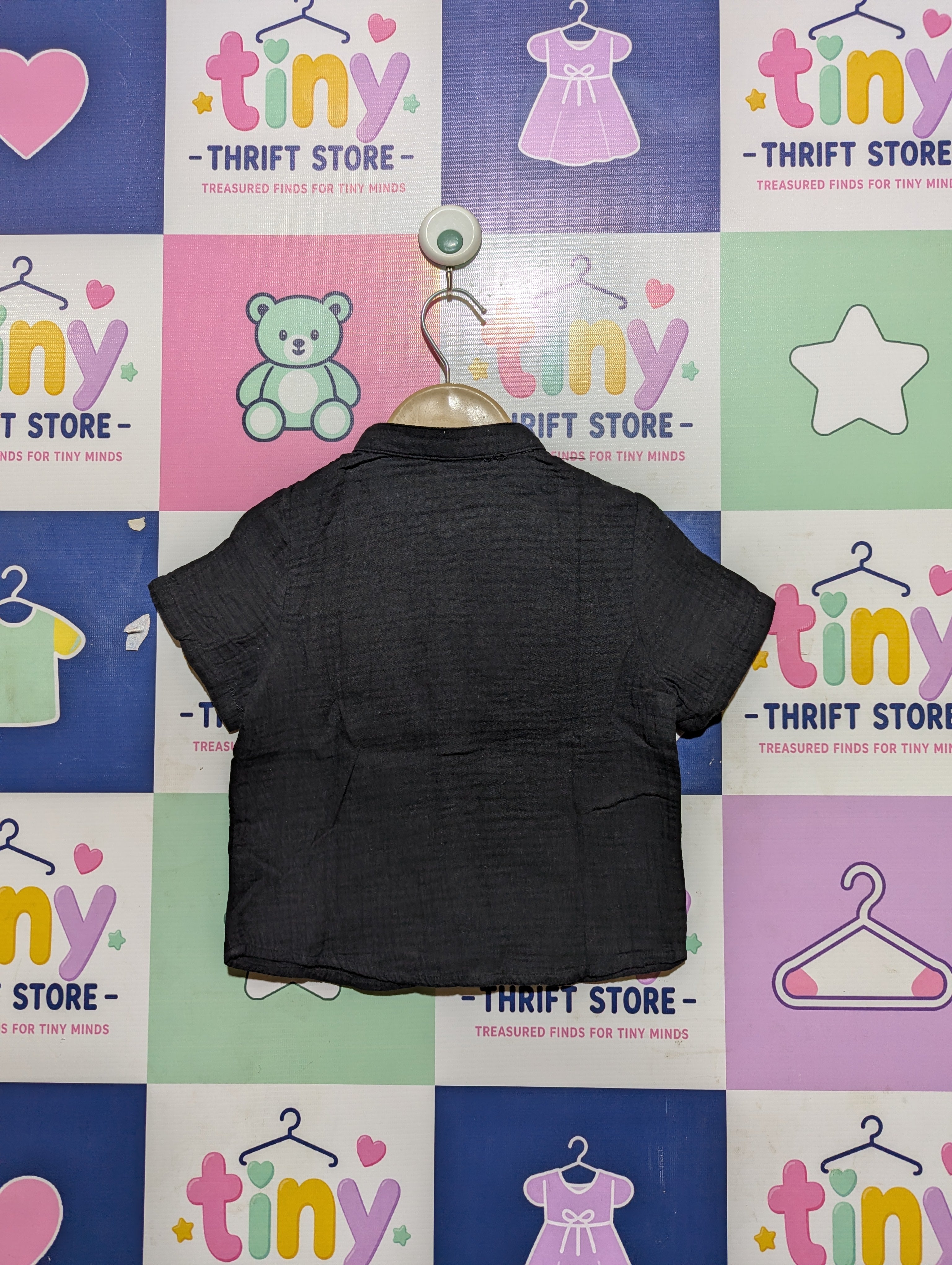 SHEIN Boys Dark Charcoal Grey Mandarin Collar Short Sleeve Button-Down Shirt - Size Estimated Age 2-3 Years AB2