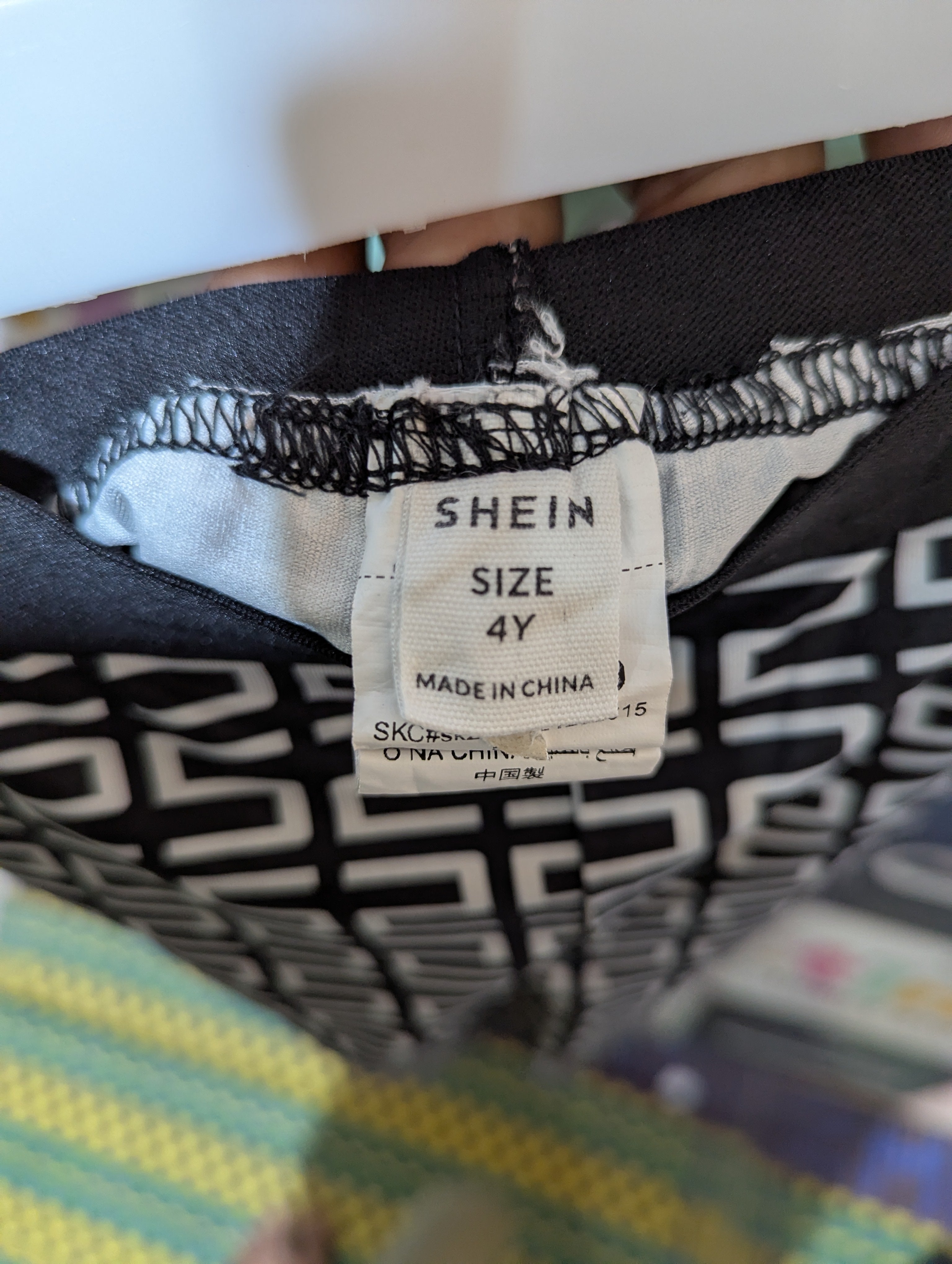 SHEIN Girls Black and White Geometric Print Active Leggings - Size 4Y Estimated Age 4 Years AB2