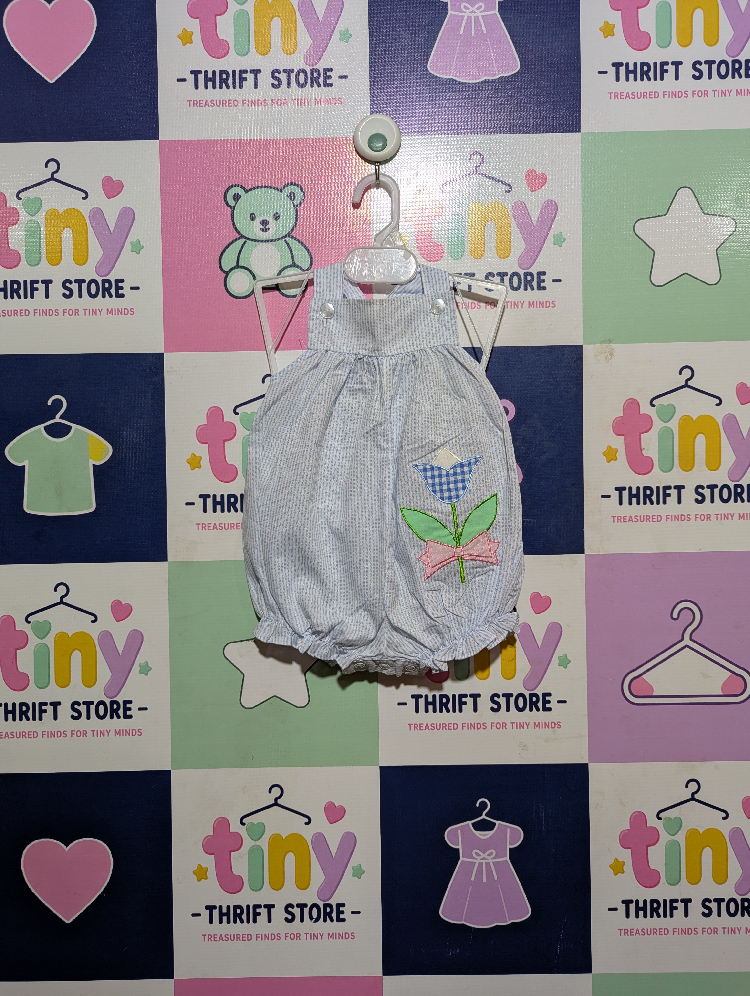 Boutique Collection Baby Girls Light Blue Seersucker "Tulip Appliqué" Cross-Back Romper - Size Estimated Age 9-12 Months AB2