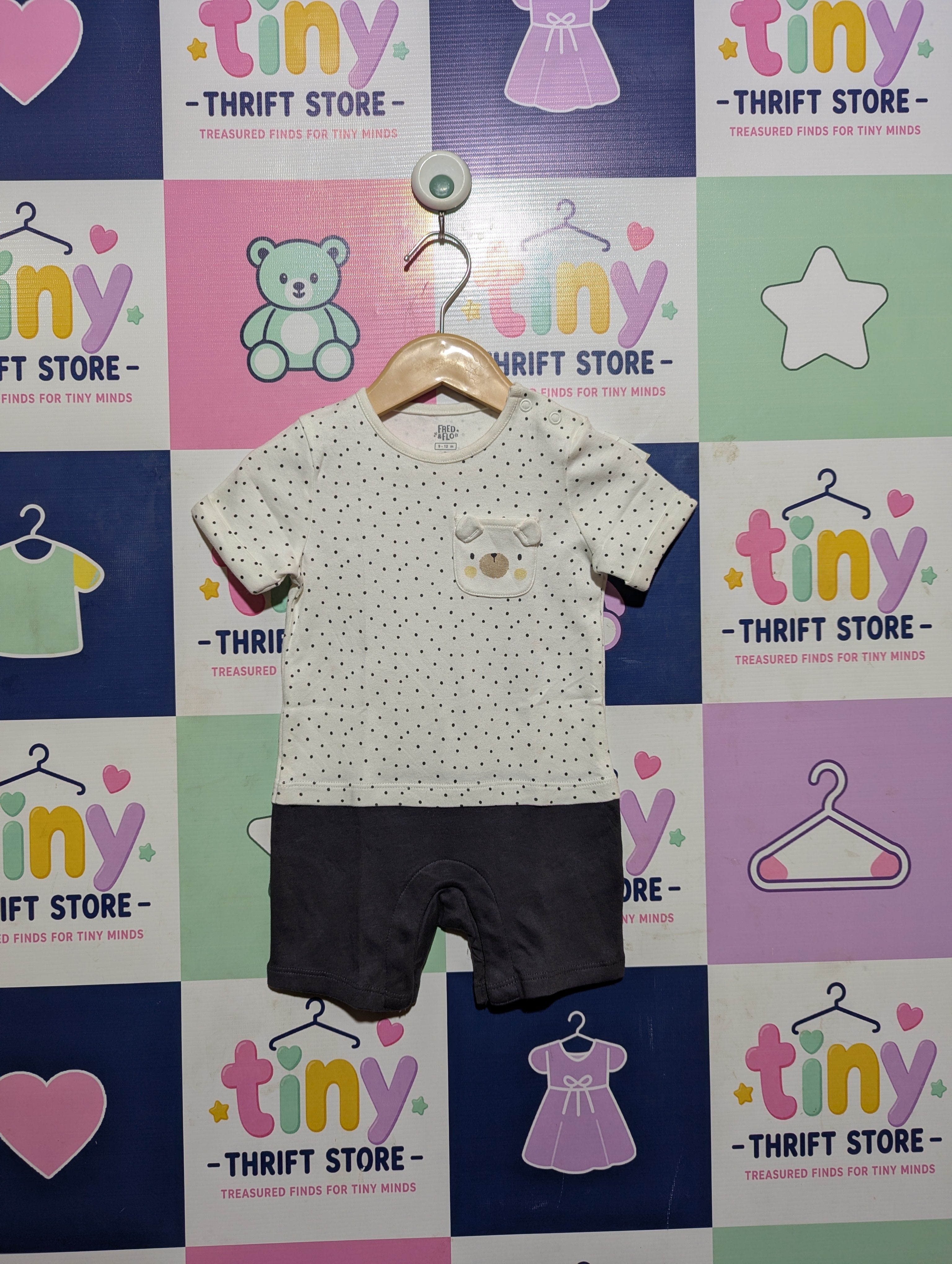 Fred & Flo Boys White and Charcoal Polkadot Romper - Size Estimated Age 9 to 12 Months AB2