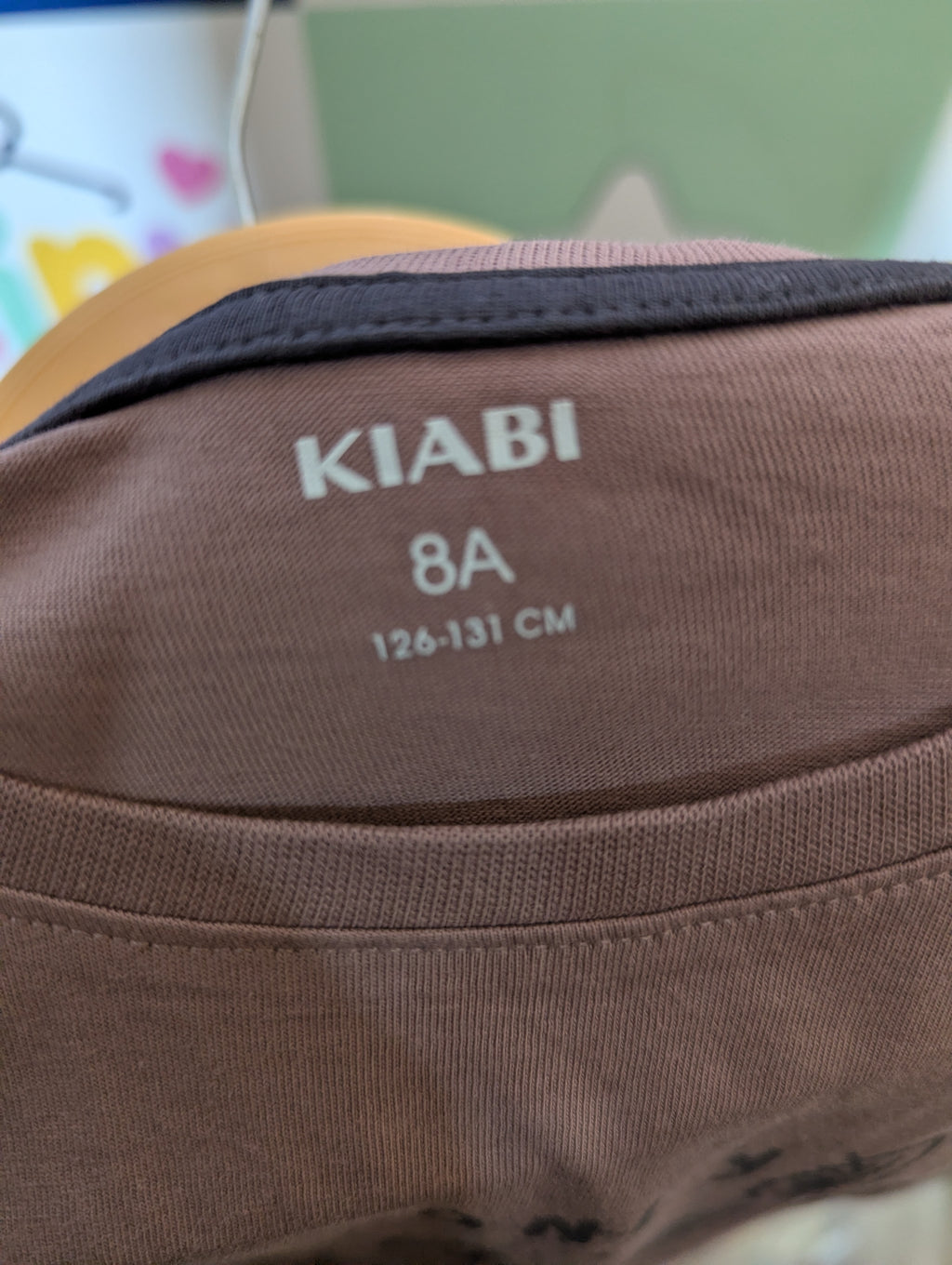 KIABI Boys Mauve Brown "It's Only Good Vibes" Guitar Graphic Short Sleeve Tee - Size 8A Estimated Age 8 Years AB2