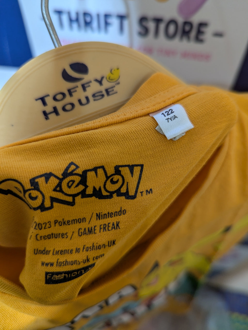 Pokémon Boys Mustard Yellow "Gotta Catch 'Em All" Graphic Short Sleeve Tee - Size Estimated Age 7 Years AB2