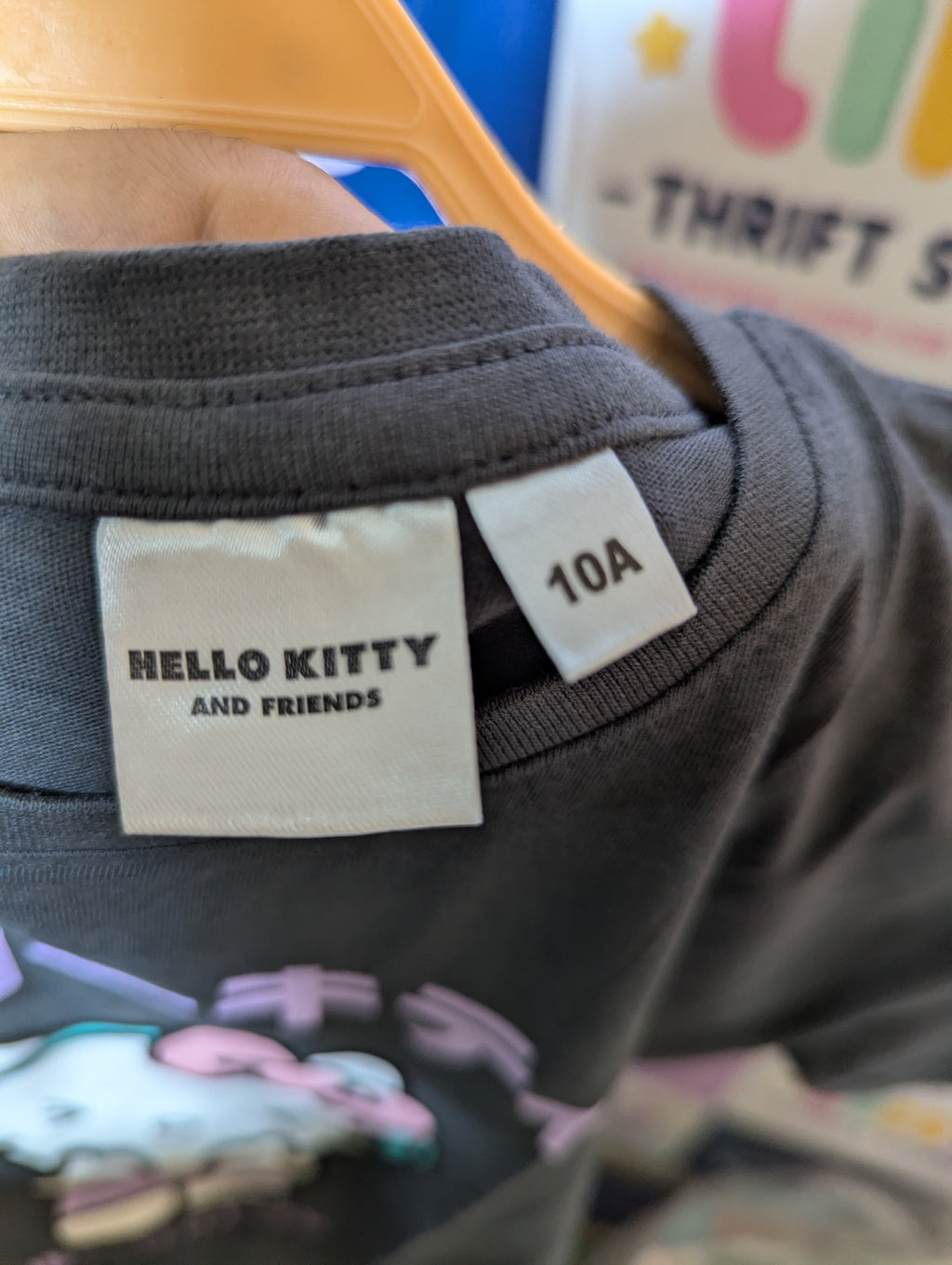 Hello Kitty and Friends Girls Dark Grey "Hello Kitty" Anime Graphic Tee - Size Estimated Age 10 Years AB2