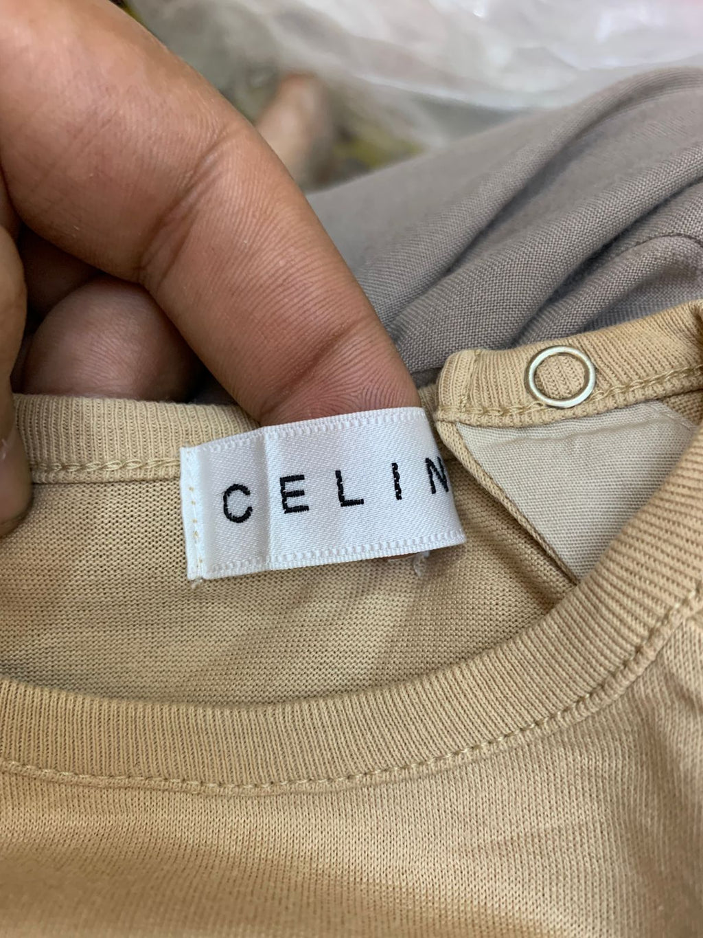 Celine Baby Luxury Tan Turtle Graphic Raglan Tee - Made in Japan - Size: 80 (approx. 12-18 Months) AB1