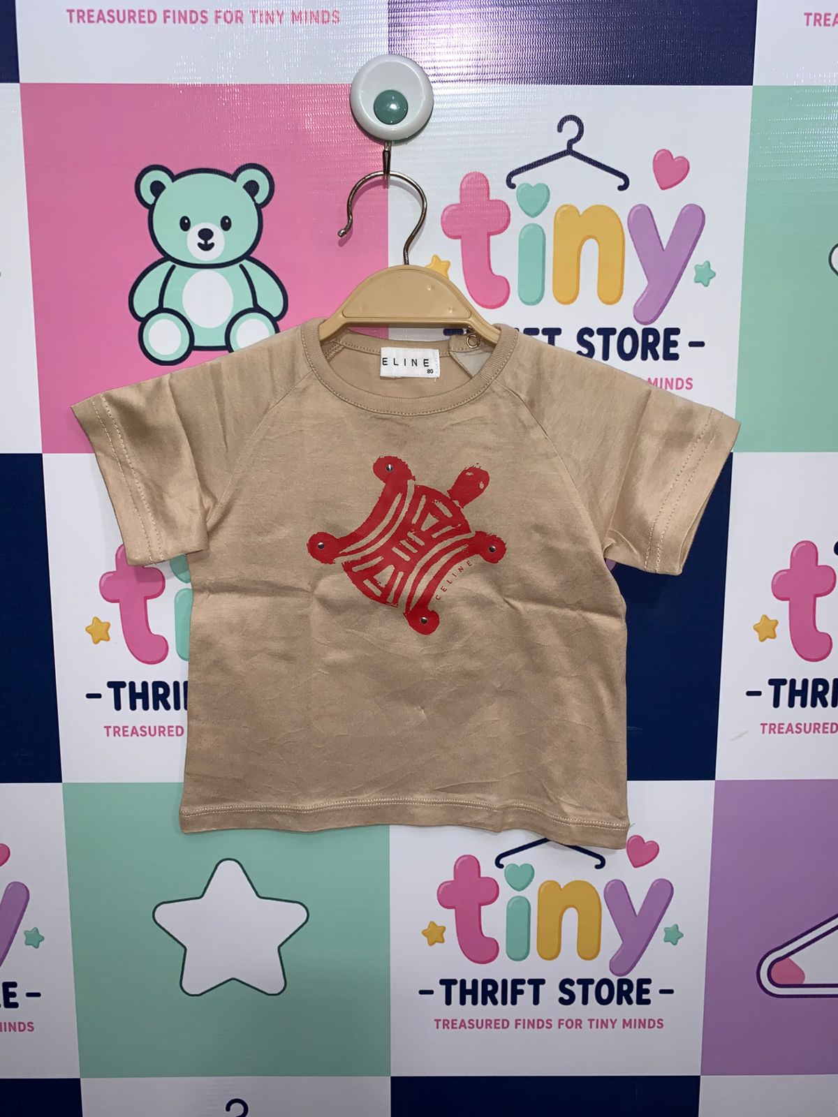 Celine Baby Luxury Tan Turtle Graphic Raglan Tee - Made in Japan - Size: 80 (approx. 12-18 Months) AB1