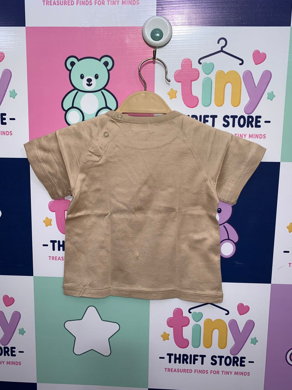 Celine Baby Luxury Tan Turtle Graphic Raglan Tee - Made in Japan - Size: 80 (approx. 12-18 Months) AB1