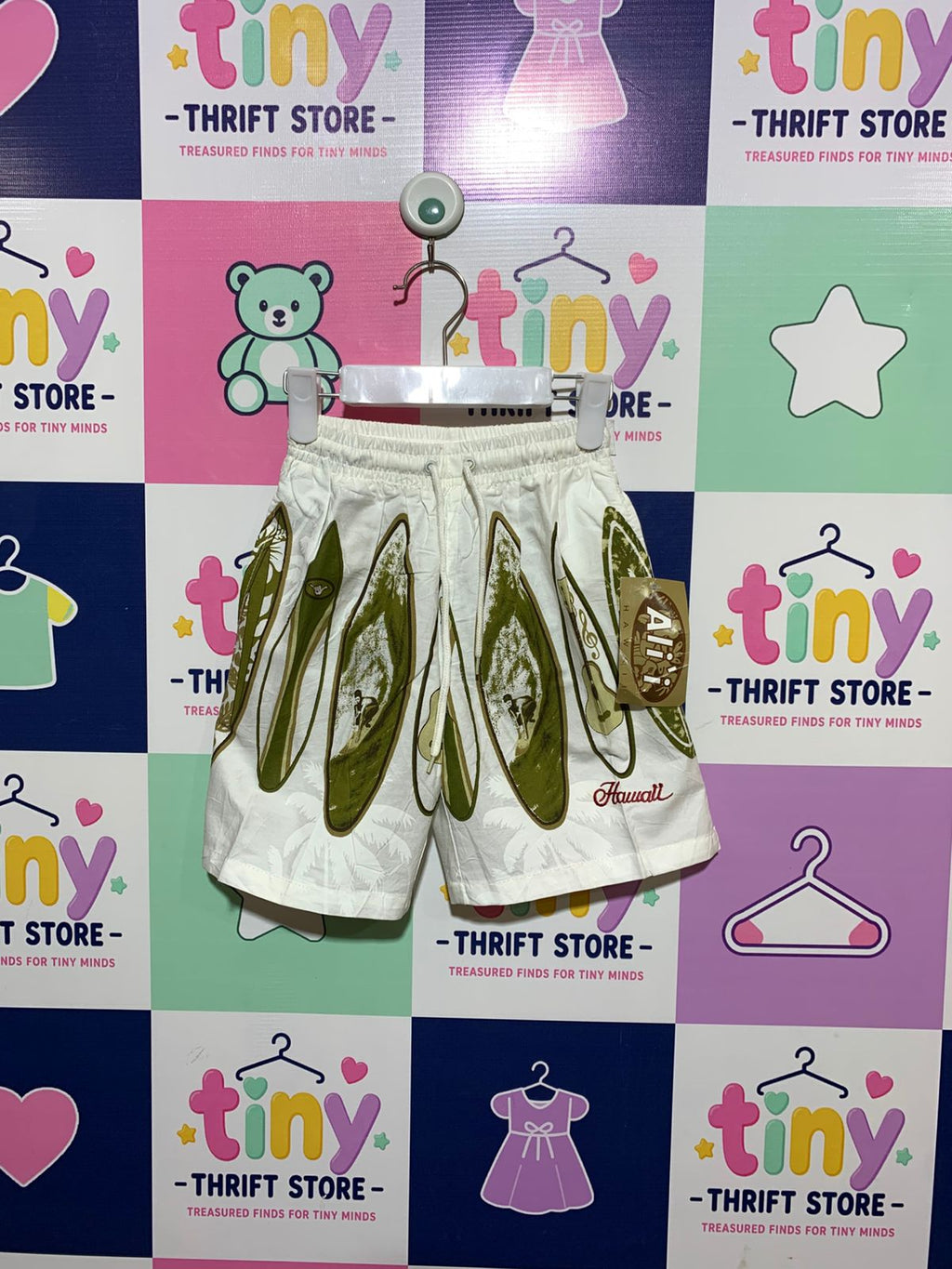 Ali'i Hawaii Kids' White Surfboard Print Cotton Shorts - Size S AB1