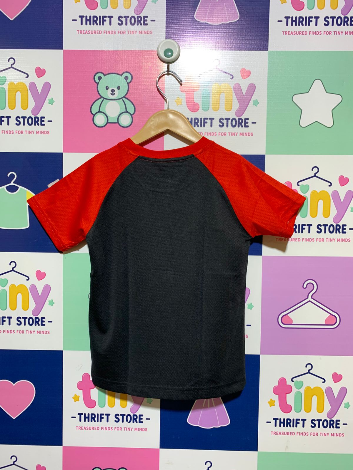 Nike Boys Dri-FIT Black & Red "Basketball Swoosh" Training Tee - Size 6-7Y (116-122CM) AB1