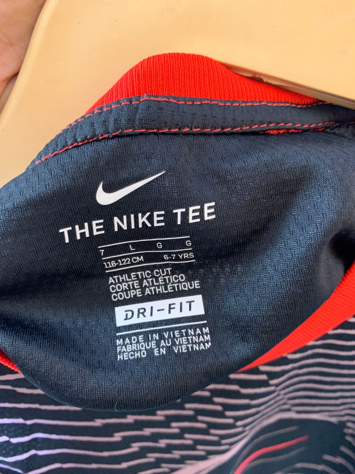 Nike Boys Dri-FIT Black & Red "Basketball Swoosh" Training Tee - Size 6-7Y (116-122CM) AB1