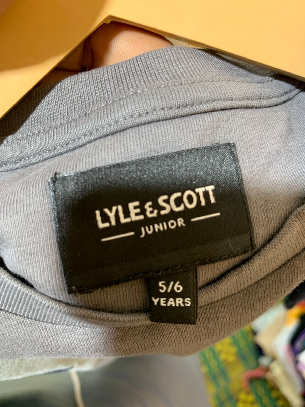 Lyle & Scott Junior Colorblock T-Shirt - Size 5/6 (Estimated 5-6 Years) AB1