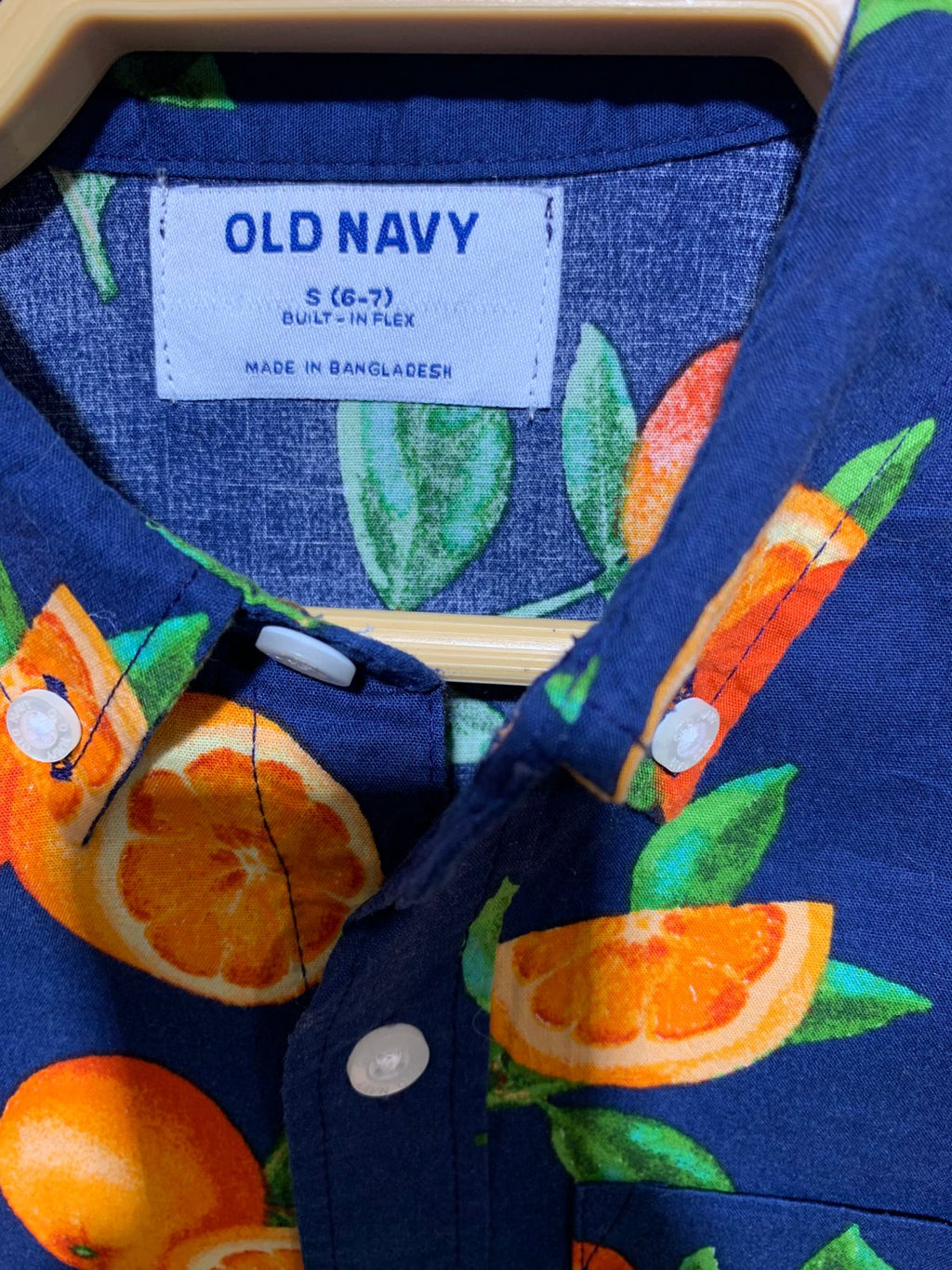Old Navy Boys Navy Blue Tropical Citrus "Built-In Flex" Button-Down Shirt - Size S (6-7) AB1