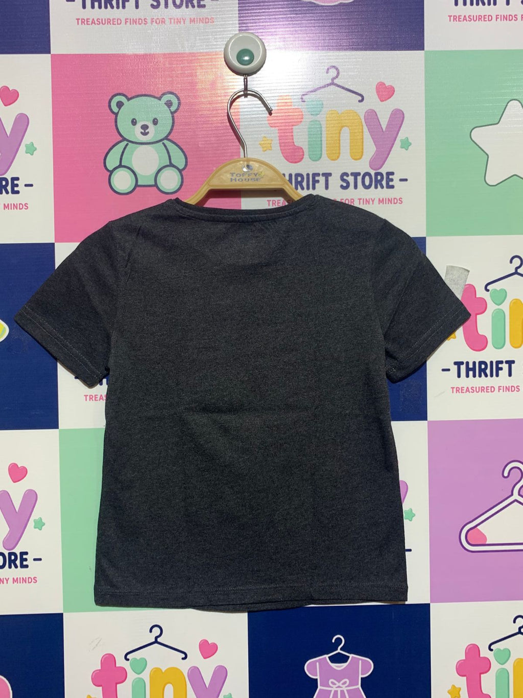Kiabi Girls Charcoal Grey "Welcome to USA" Organic Cotton Graphic Tee - Size Estimated Age 8 Years AB1