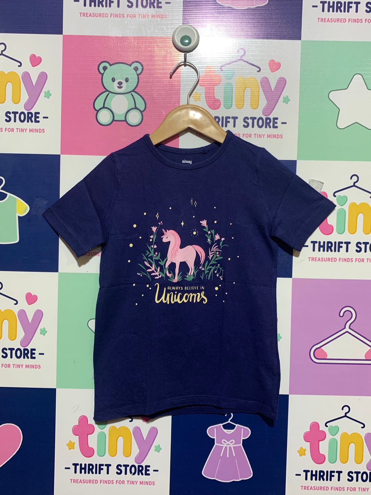 Sinsay Girls Navy Blue "Always Believe in Unicorns" Graphic Tee - Size Estimated Age 6-7 Years AB1