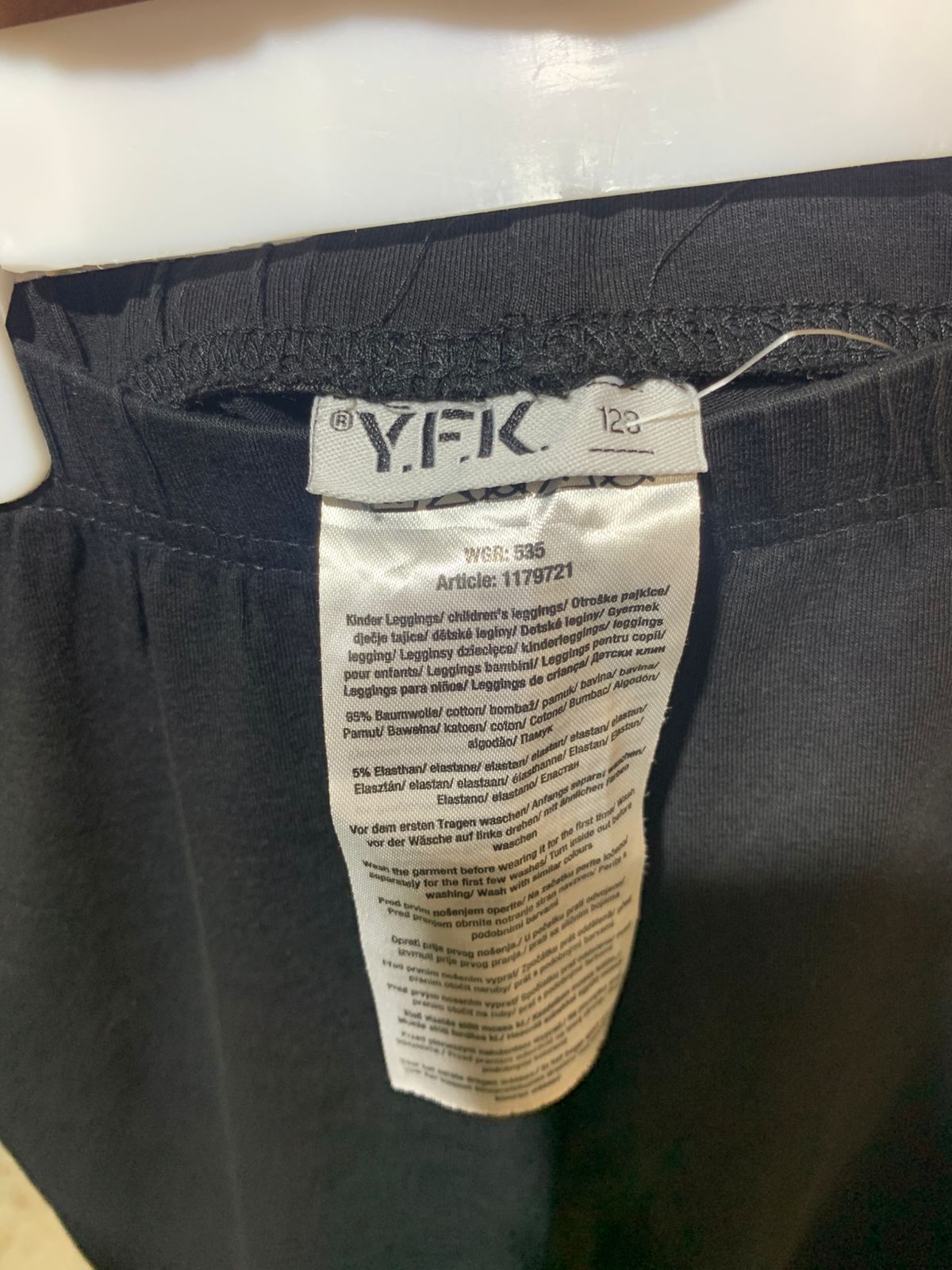 Y.F.K. Girls Essential Solid Black Stretch Leggings - Size 122 Estimated Age 7 Years AB1