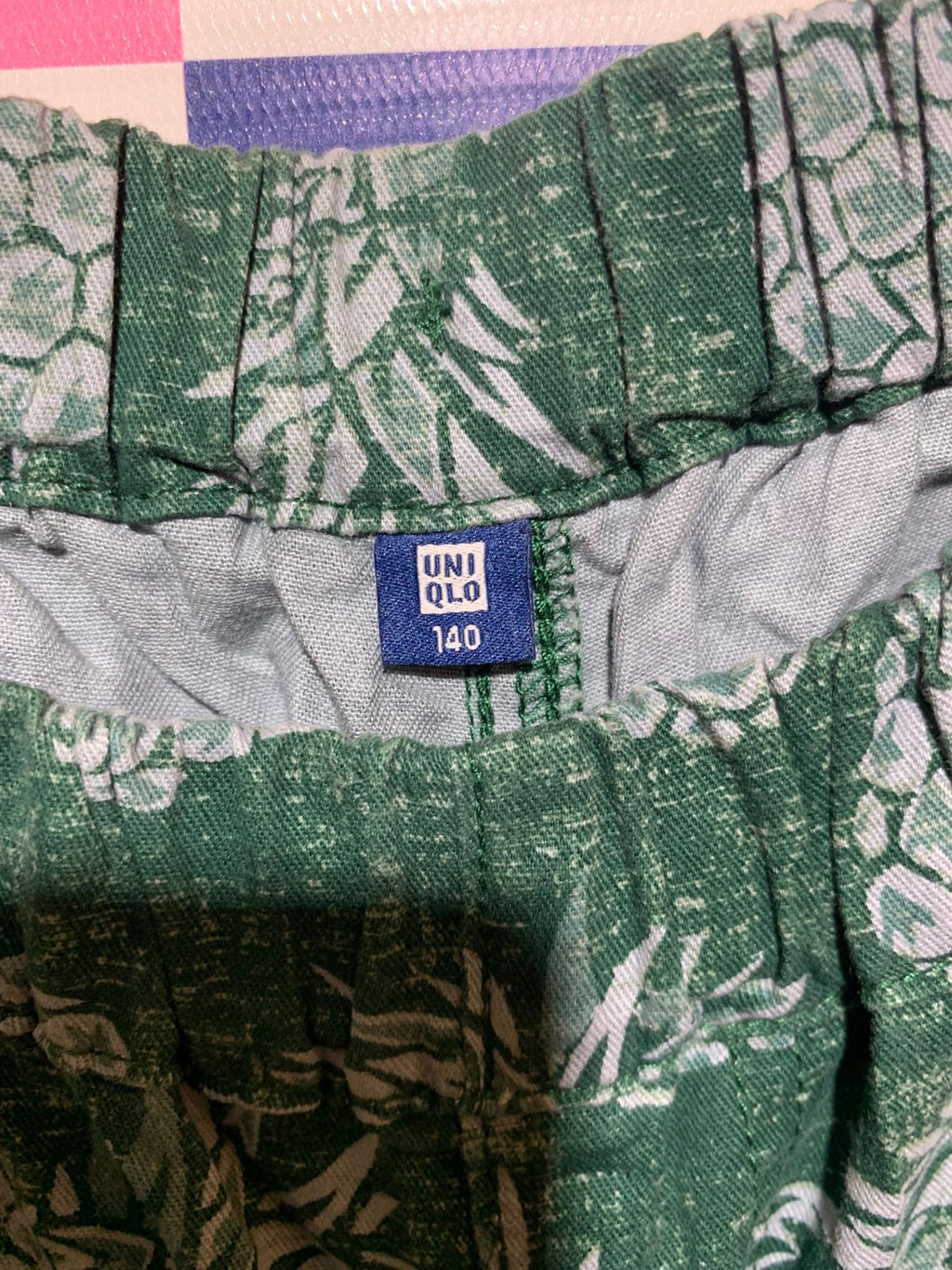 Uniqlo Boys Forest Green "Tropical Pineapple" Print Shorts - Size Estimated Age 10 Years AB1