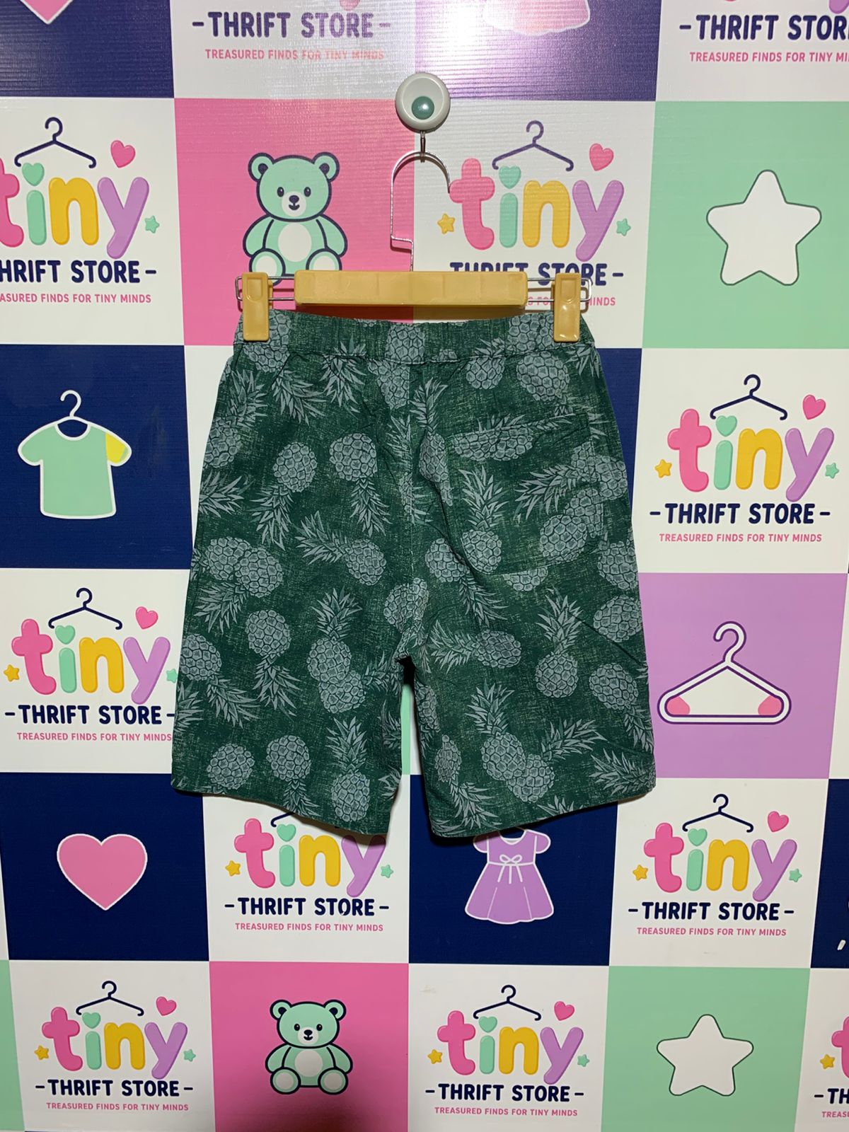 Uniqlo Boys Forest Green "Tropical Pineapple" Print Shorts - Size Estimated Age 10 Years AB1
