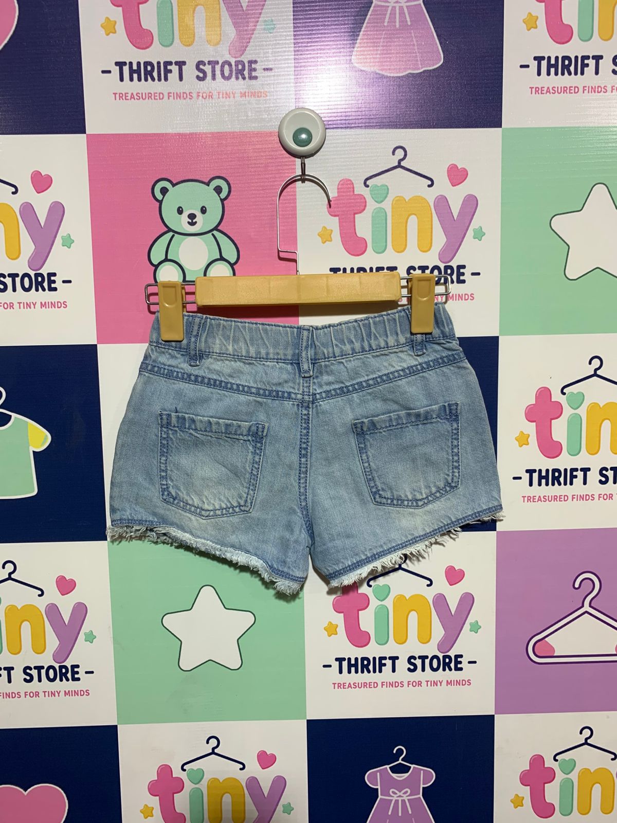 F&F Kids Girls Light Wash Denim Shorts with Iridescent Teal Sequins - Size Estimated Age 8-9 Years AB1