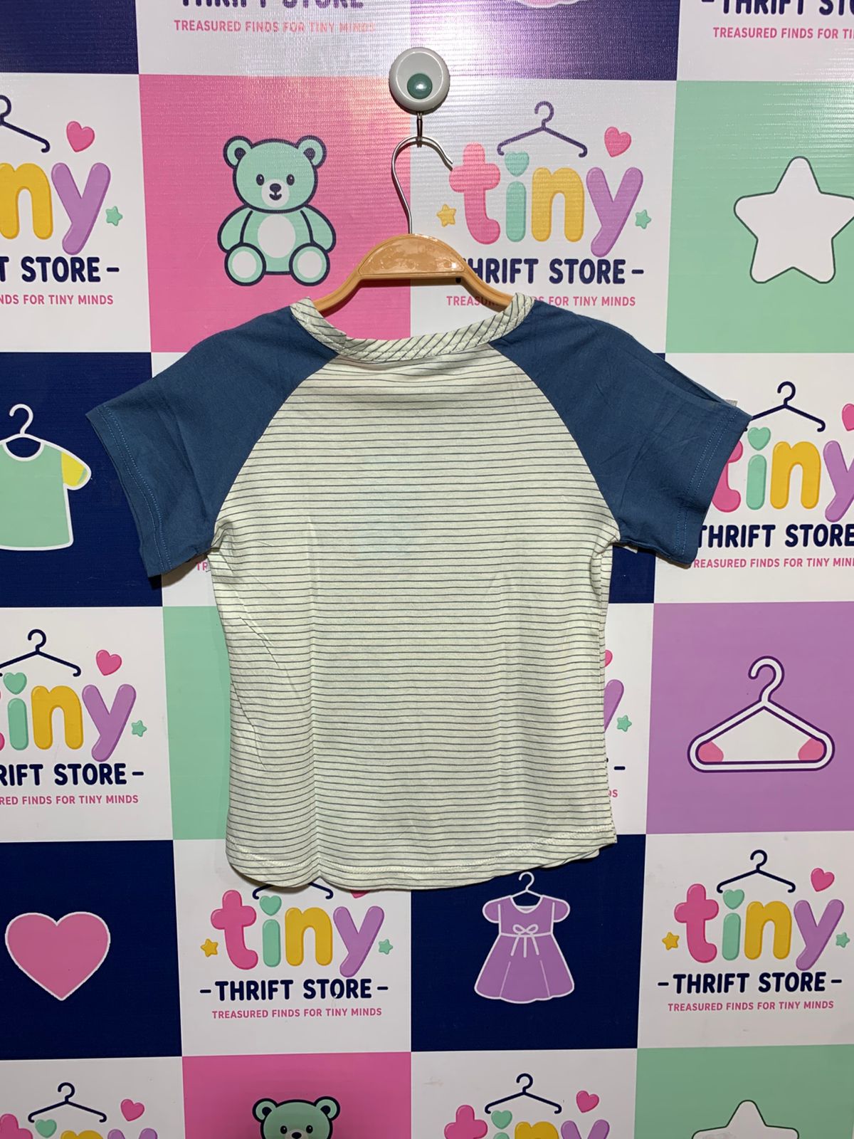 Tilii Boys Cream & Navy Striped Raglan Pocket Tee - Size Estimated Age 9 Years AB1