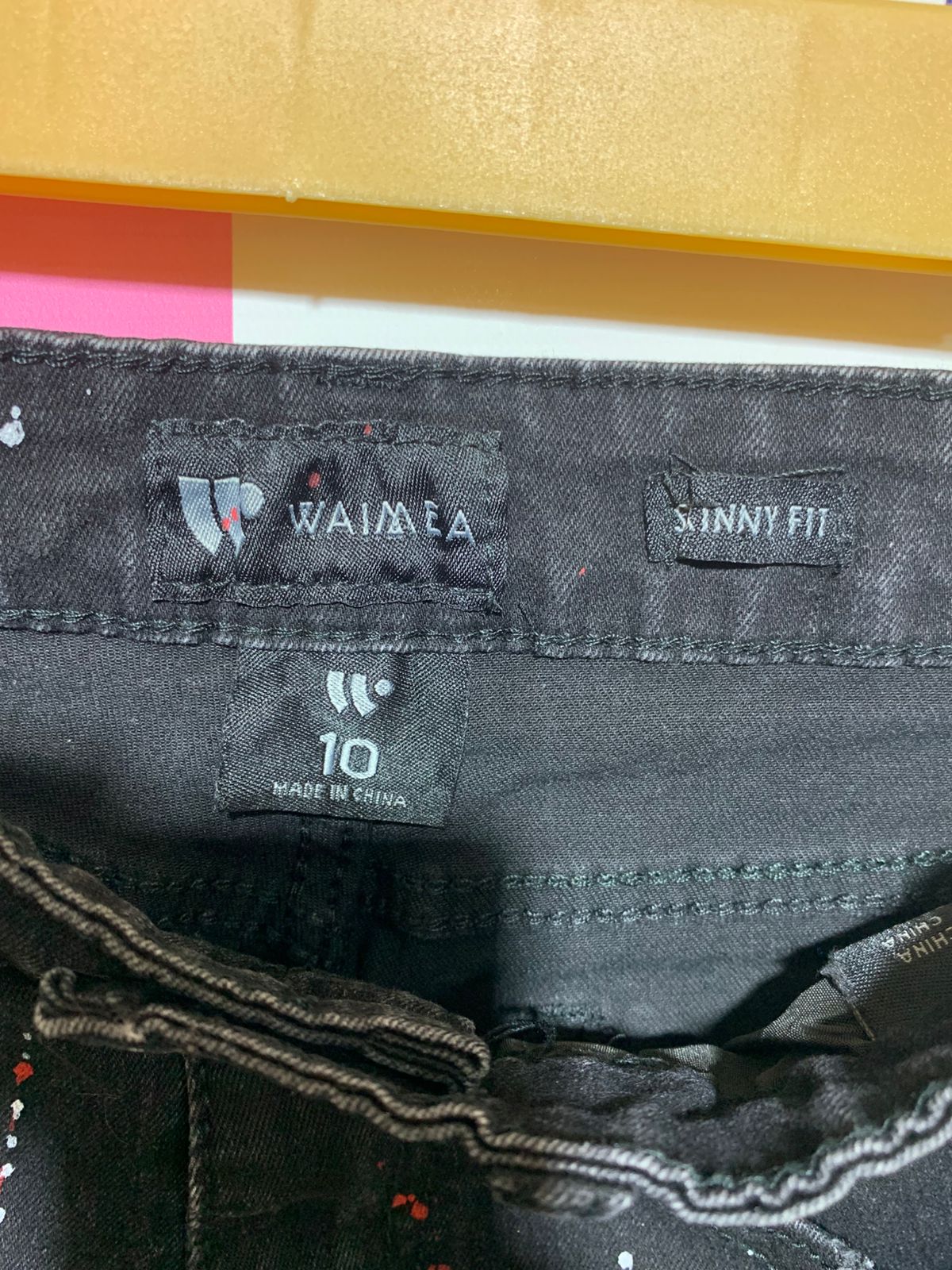 Waimea Boys "Skinny Fit" Black Distressed Denim Shorts with Paint Splatter - Size Estimated Age 10 Years AB1