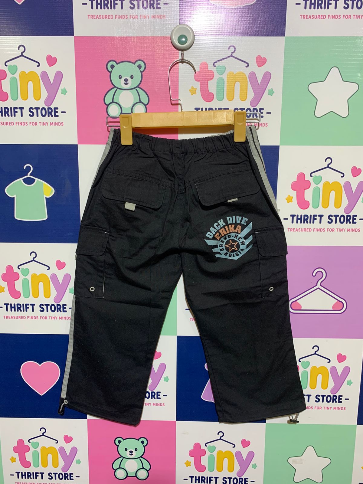 Dack Dive Boys Black Sporty Cargo Capri Pants with Graphic Prints - Size Estimated Age 10 Years AB1