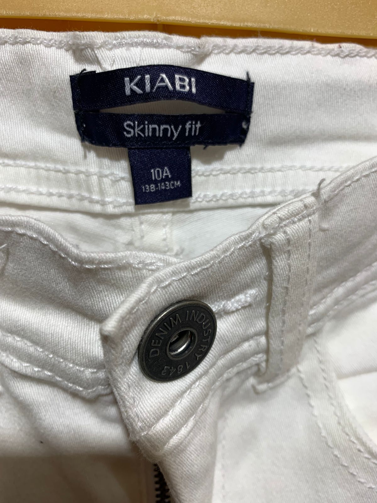 Kiabi Girls Crisp White "Skinny Fit" Denim Jeans - Size Estimated Age 10 Years AB1