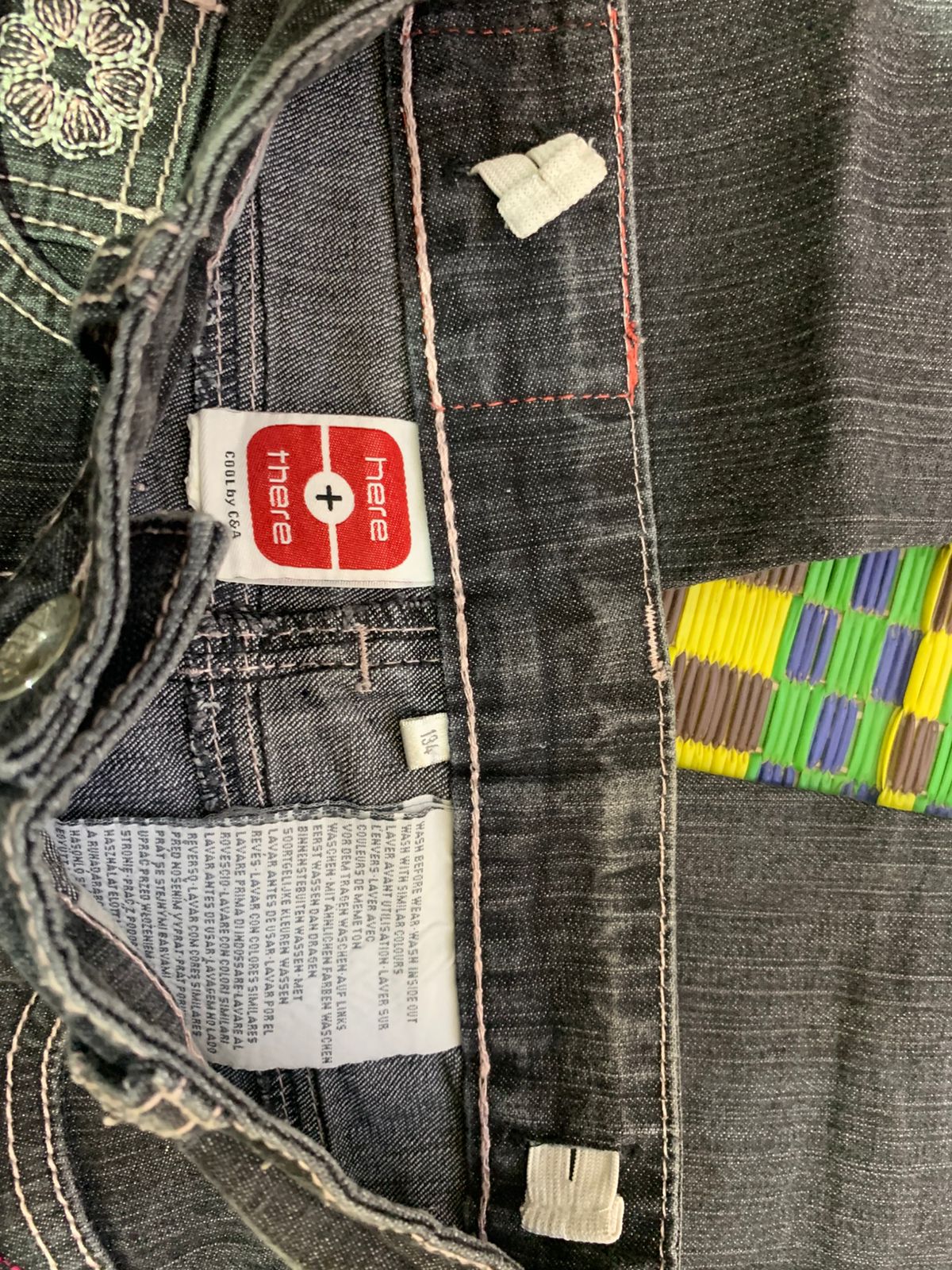 Here + There Girls Charcoal Grey Floral Embroidered "Cool by C&A" Slim Jeans - Size Estimated Age 8-9 Years AB1