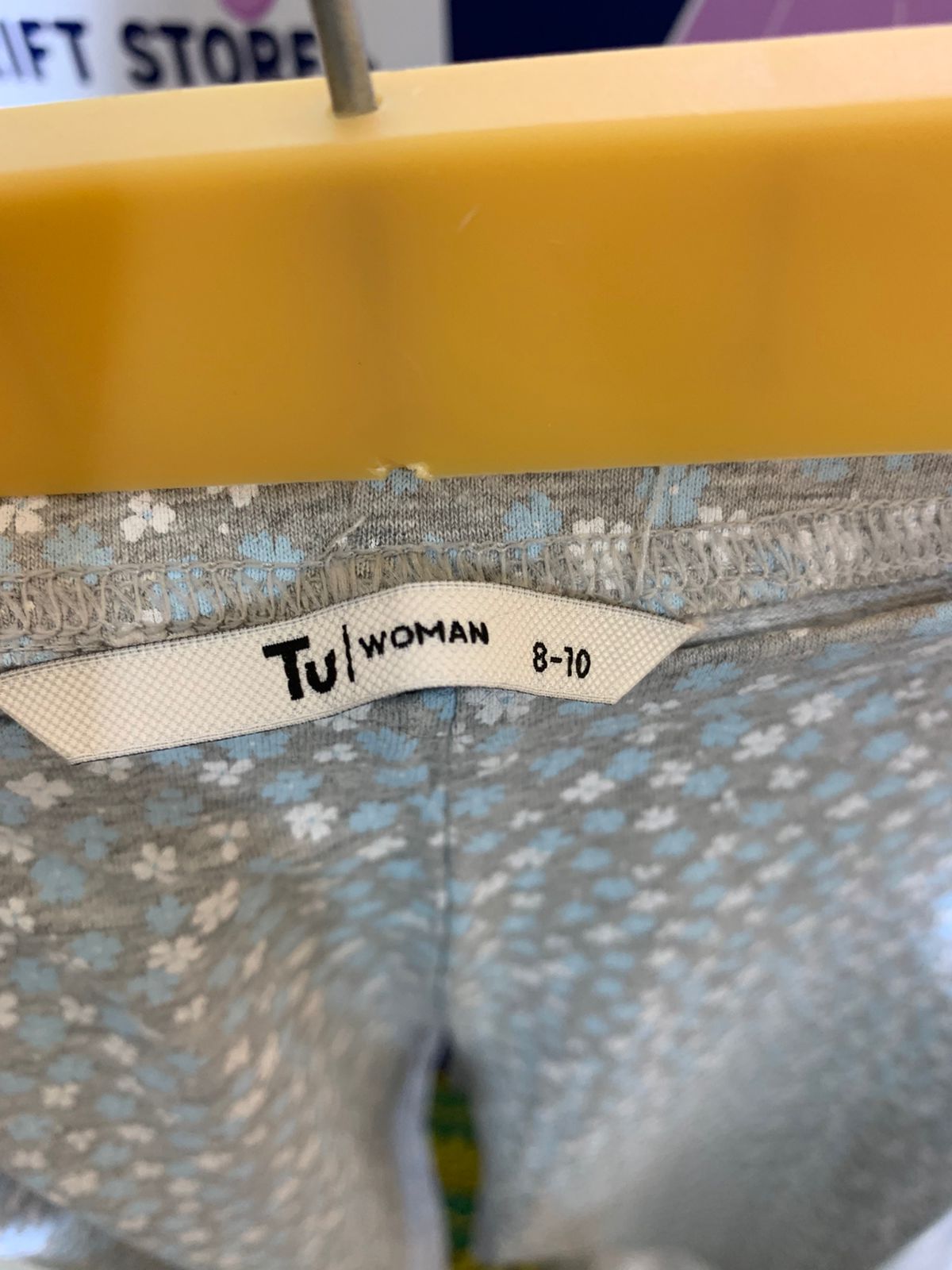 Tu Woman Grey Heather Blue & White Ditsy Floral Cropped Leggings - Size 8-10 AB1