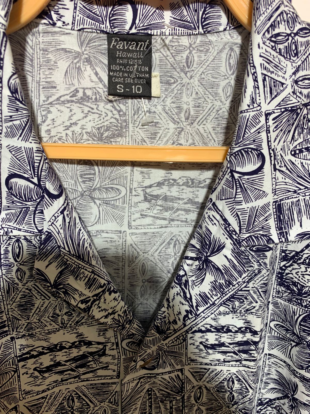 Favant Hawaii Boys Navy & White Tropical Block Print Short Sleeve Button-Down - Size S (10) AB1
