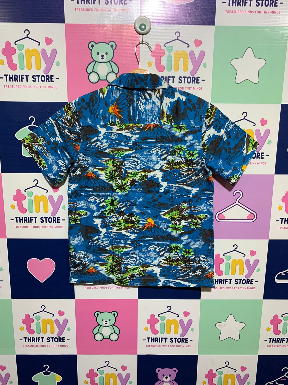 Old Navy Boys Blue "Volcano & Tropical Island" Short Sleeve Button-Down - Size 11 to 12 AB1