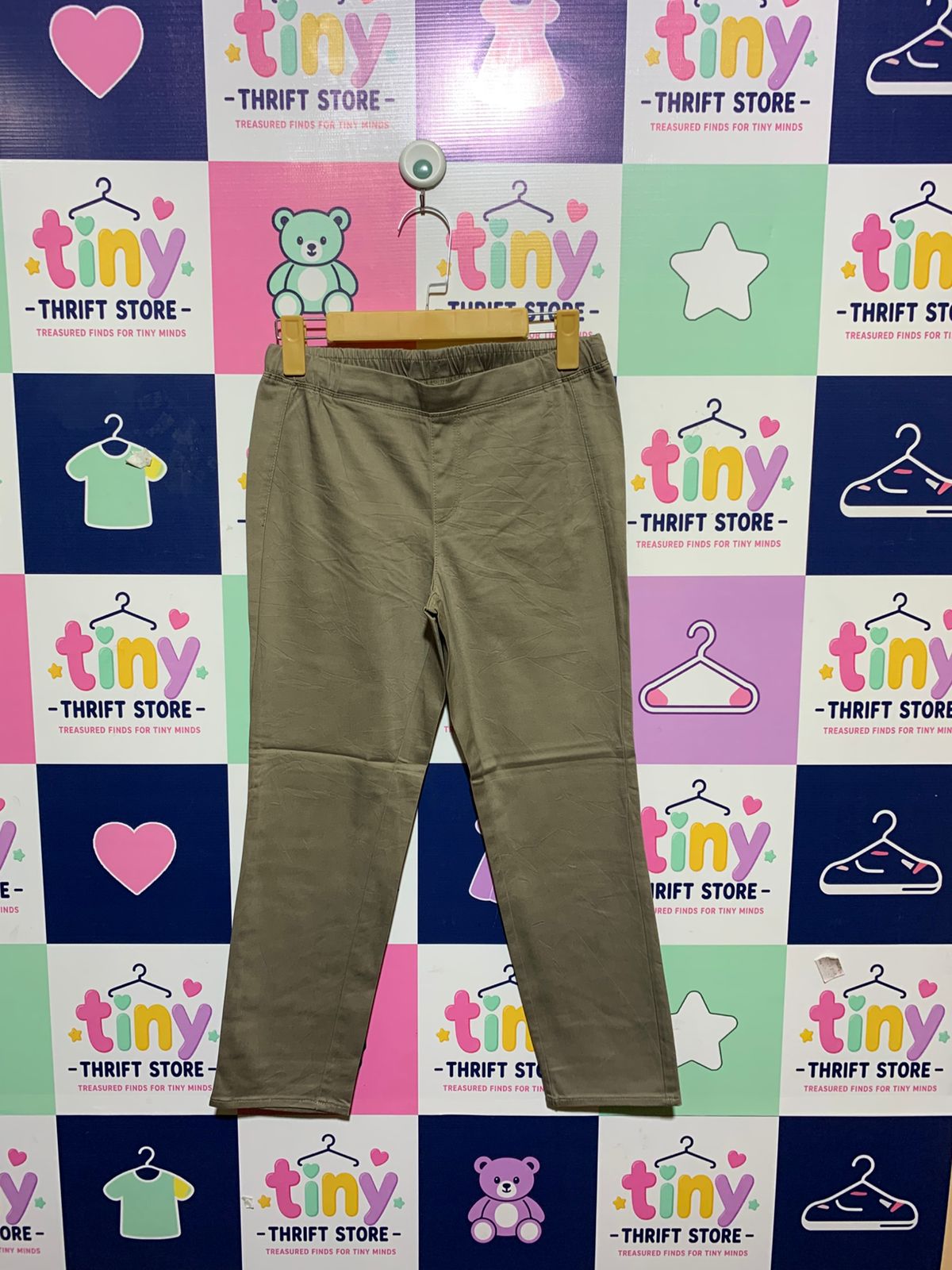 UNIQLO Women's Khaki Ultra Stretch Cropped Leggings Pants – Size S Estimated Age 11 to 12 Years / Petite Adult AB1
