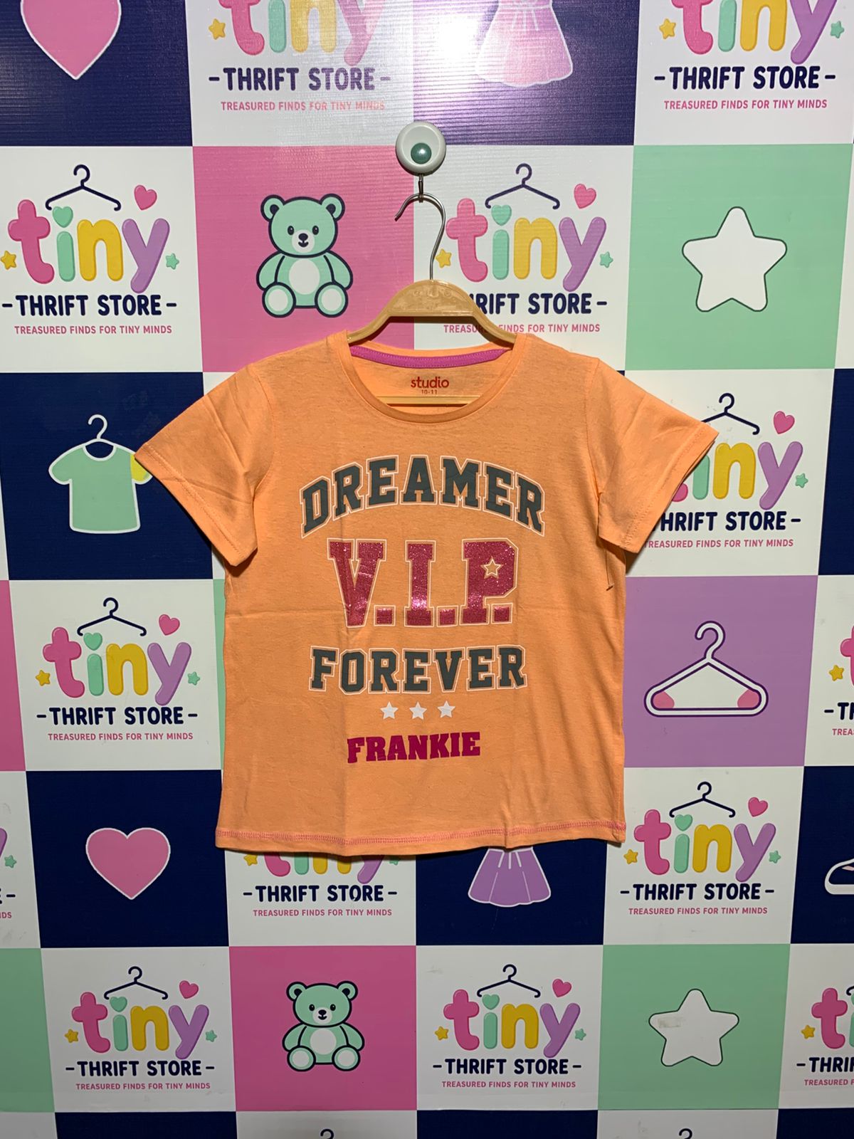 Studio Girls Peach "Dreamer V.I.P Forever" Graphic Tee - Size Estimated Age 10-11 Years AB1