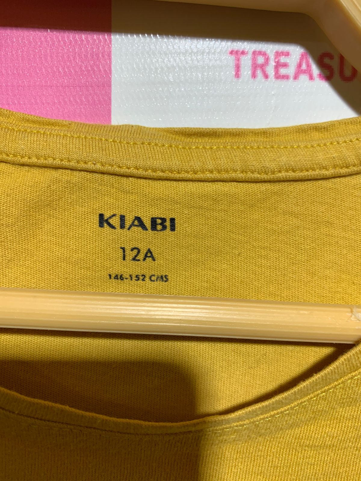 Kiabi Girls Mustard Yellow Sequin "Candy Time" Short Sleeve Tee - Size Estimated Age 12 Years AB1