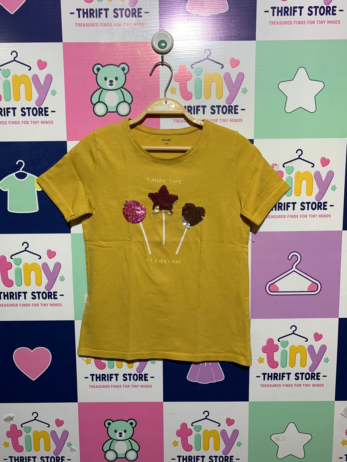 Kiabi Girls Mustard Yellow Sequin "Candy Time" Short Sleeve Tee - Size Estimated Age 12 Years AB1