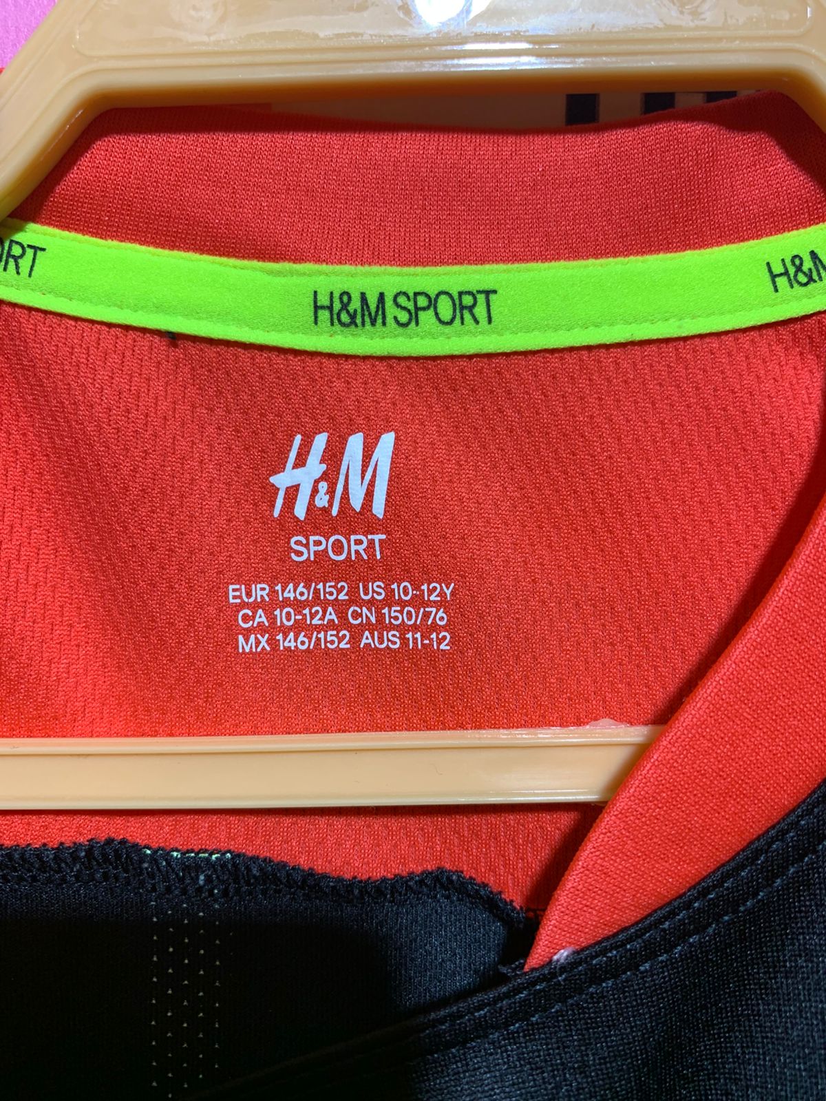 H&M Sport Boys Black and Orange Quick-Dry Athletic Tee - Size Estimated Age 10-12 Years AB1