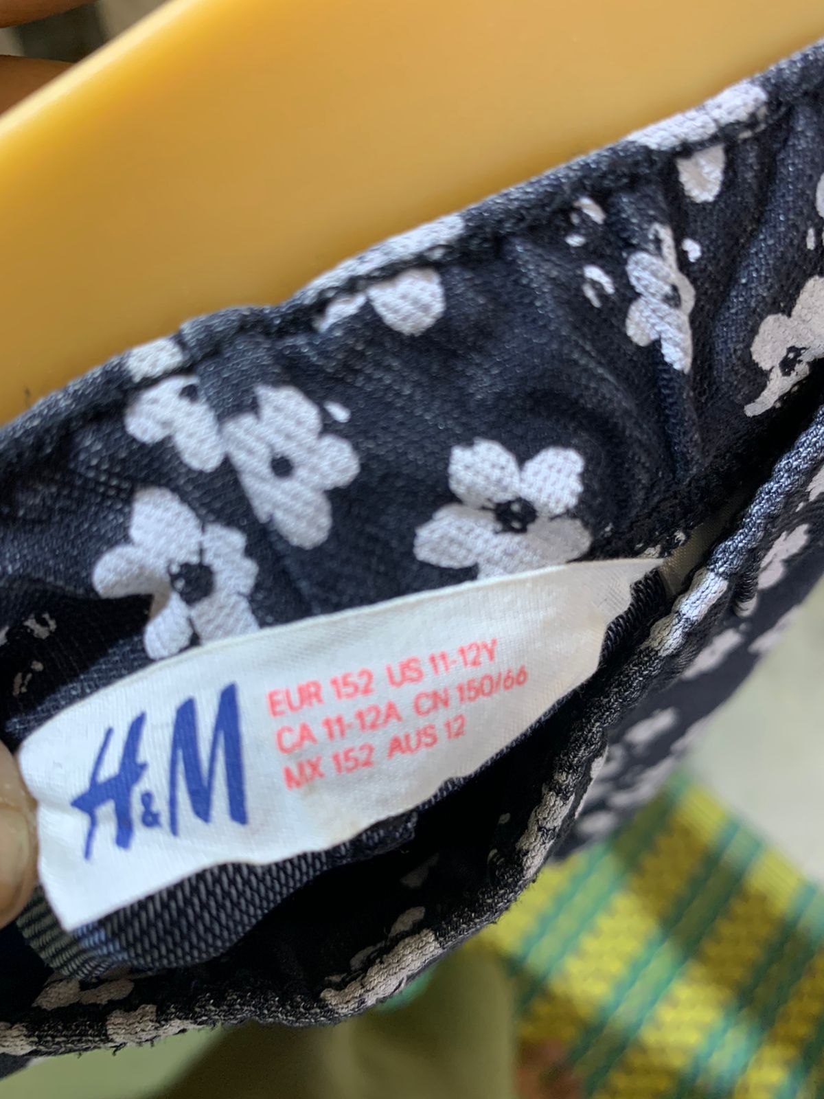H&M Girls Black and White Daisy Print Denim Jeggings - Size 11-12Y Estimated Age 11-12 Years AB1