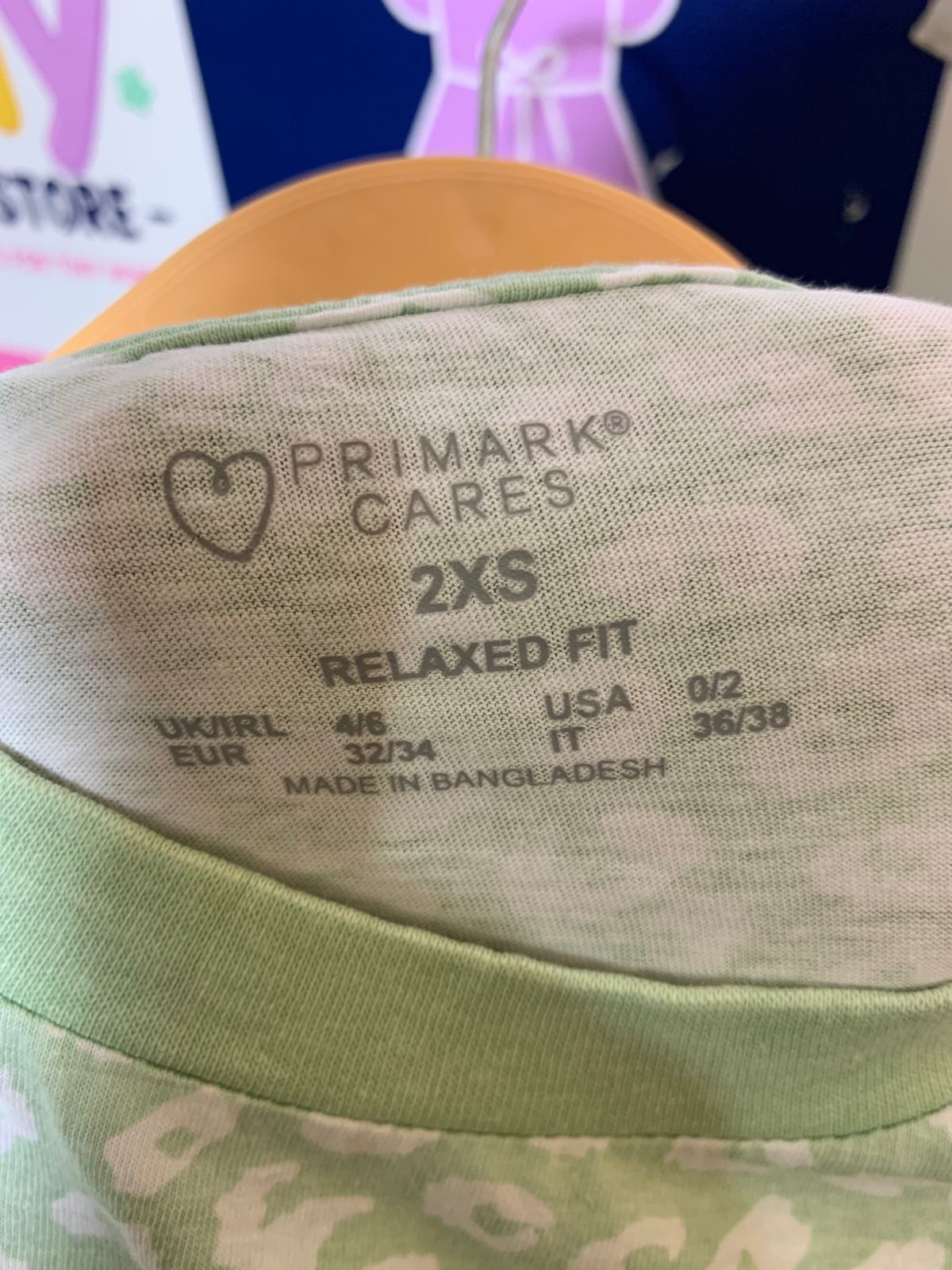 Primark Cares Girls Sage Green Animal Print Relaxed Fit Tee - Size 2XS Estimated Age 10-12 Years AB1
