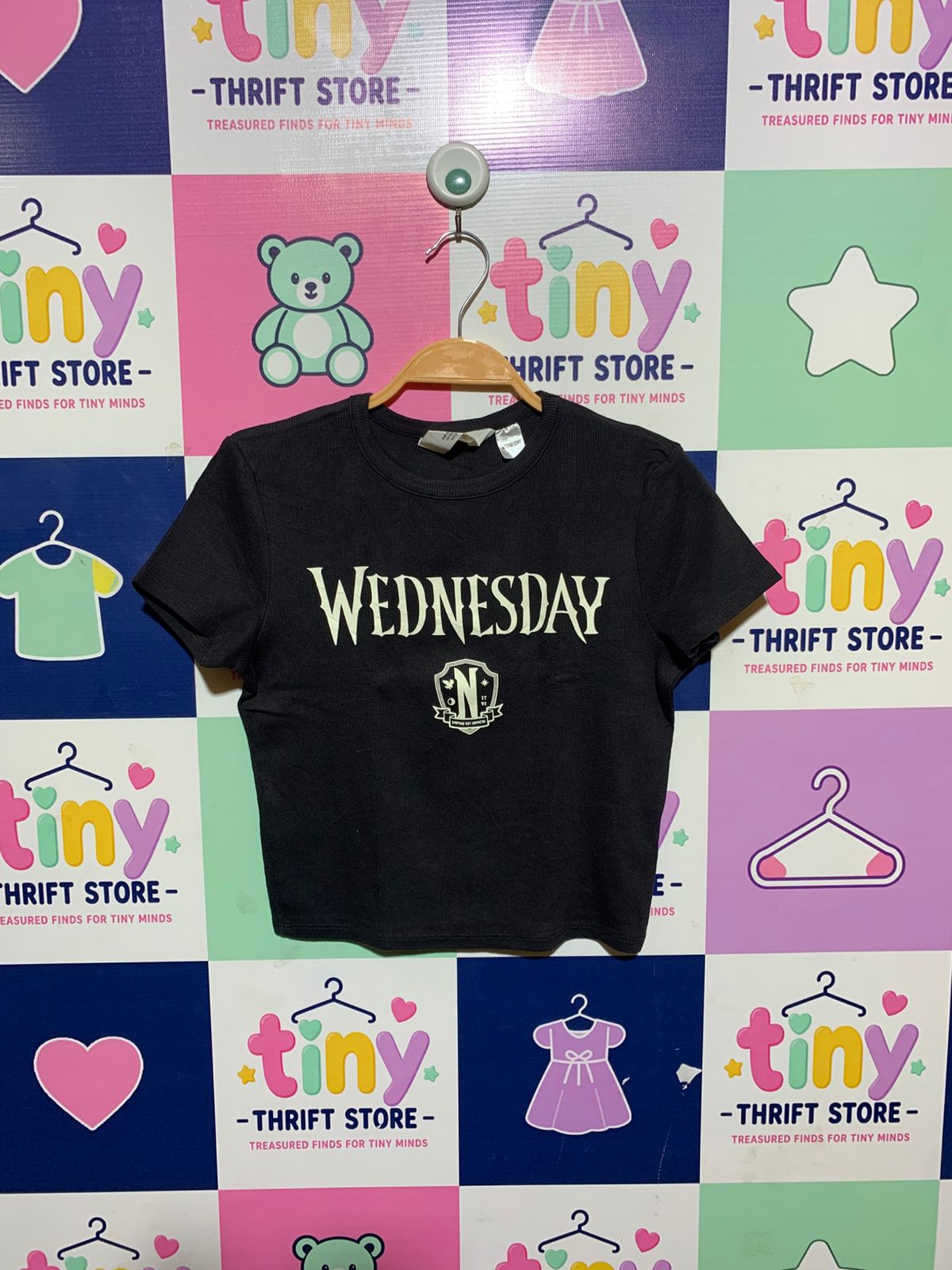 H&M Girls Charcoal Black "Wednesday" Nevermore Academy Ribbed Crop Tee - Size 170 CM Estimated Age 14+ Years AB1